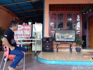 Keluarga Nonton Sidang Perdana Bharada E Didakwa Pembunuhan Berencana Yosua Keluarga Nonton Sidang Perdana Bharada E Didakwa Pembunuhan Berencana Yosua