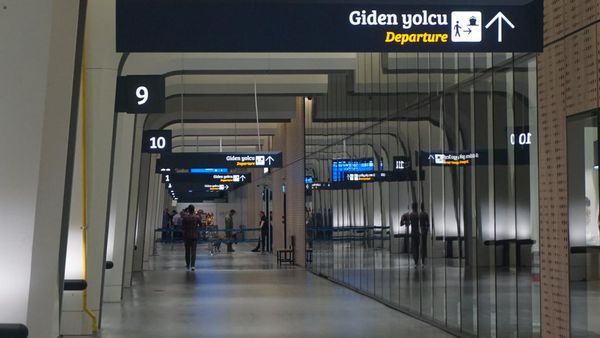 Penampakan Terminal Bawah Tanah Pelabuhan Galata yang Canggih