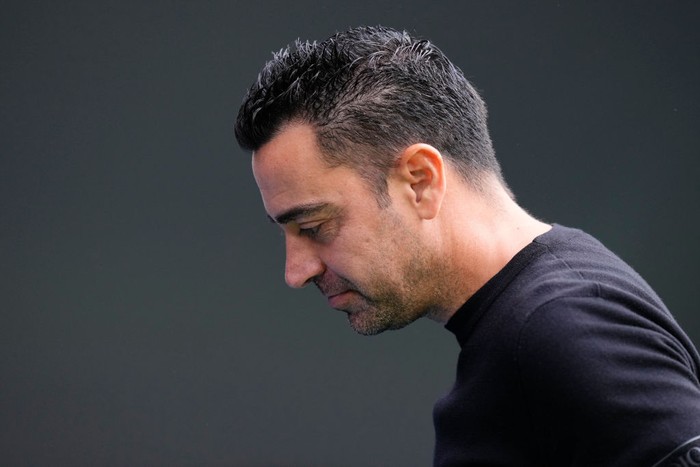 MADRID, SPAIN - OCTOBER 16: coach Xavi Hernandez of FC Barcelona during the La Liga Santander  match between Real Madrid v FC Barcelona at the Estadio Santiago Bernabeu on October 16, 2022 in Madrid Spain (Photo by David S. Bustamante/Soccrates/Getty Images)