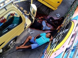 Oknum Polisi di Batang Hari Tendang dan Pukul Sopir Truk