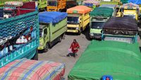 Sopir Truk Pengangkut Sembako Mogok, Ada Apa Nih?