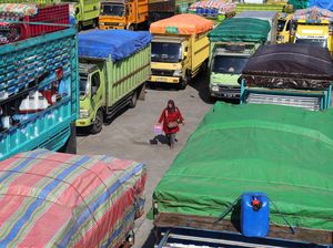 Sopir Truk Pengangkut Sembako Mogok, Ada Apa Nih?