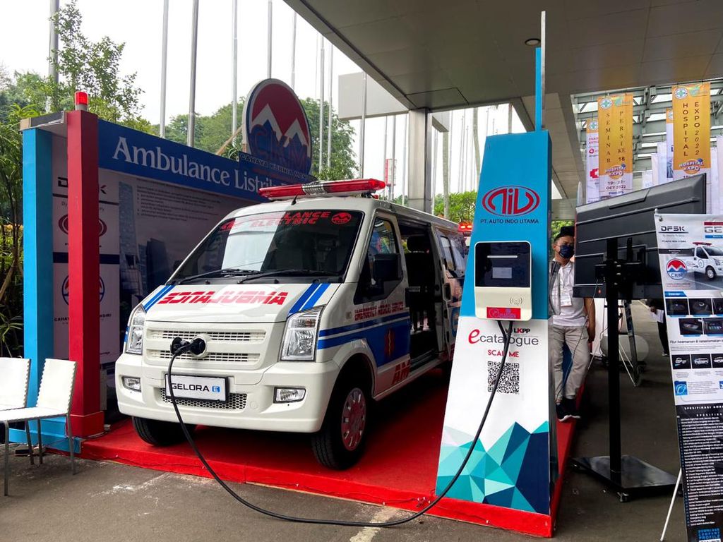 Ini Ambulans Listrik Pertama di Indonesia Ini Ambulans Listrik Pertama di Indonesia