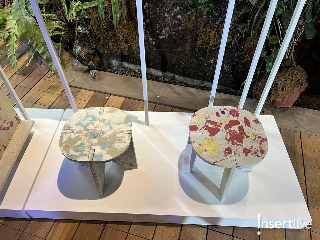 Barang-barang yang terbuat dari sampah kemasan plastik, hasil program sustainable beauty dari Emina.