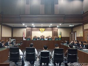 Hakim Jatuhkan Vonis 9 Tahun pada Bupati Langkat Nonaktif Hakim Jatuhkan Vonis 9 Tahun pada Bupati Langkat Nonaktif