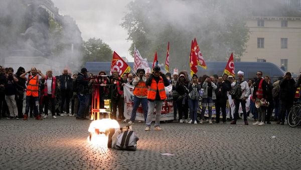 Inflasi Gila-gilaan, Buruh di Prancis Mogok Massal