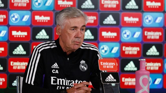 VALDEBEBAS, SPAIN - OCTOBER 15: Carlo Ancelotti, head coach of Real Madrid, attends press conference after the training session before tomorrows Spanish league, La Liga Santander, football match against FC Barcelona at Ciudad Deportiva Real Madrid, on October 15, 2022, in Valdebebas, Madrid, Spain. (Photo By Oscar J. Barroso/Europa Press via Getty Images)