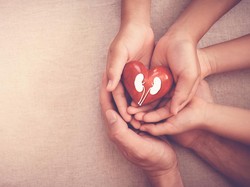 Walkot Eri Cek Kebenaran soal 10 Anak Surabaya Gagal Ginjal Akut Misterius