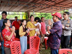 Gubernur Koster Janjikan Rumah Baru untuk Korban Banjir Jembrana