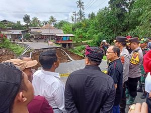 Jalur Marga-Baturiti Tabanan Putus, Pemdes Tua Usulkan Jembatan Bailey Jalur Marga-Baturiti Tabanan Putus, Pemdes Tua Usulkan Jembatan Bailey