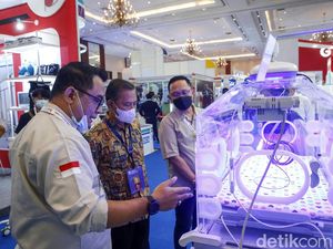 Melihat Lebih Dekat Ragam Pameran Alkes di JCC