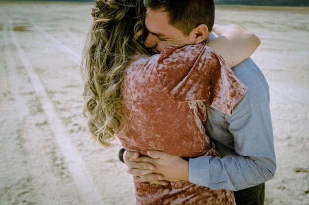 Leo merupakan zodiak yang senang dengan pelukan/Foto: pexels.com/luisbecerra