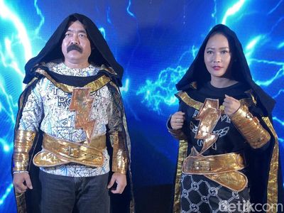The Rock Minggir Dulu! Pose Inul Bareng Mas Black Adam