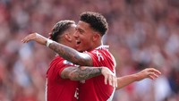 Ada beberapa nama yang diproyeksi untuk memakai nomor punggung tujuh selanjutnya. Bisa jadi salah satu dua penyerang sayap, antara Antony atau Jadon Sancho (Getty Images)
