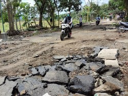 Sempat Banjir 1 Meter, Akses Jalan Nasional Trenggalek-Tulungagung Kini Surut