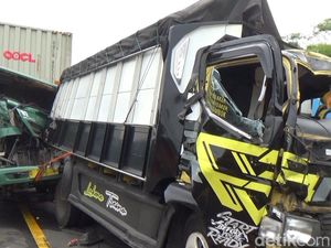 Tabrakan Beruntun di Tol Cipularang Purwakarta,  3 Orang Terluka Tabrakan Beruntun di Tol Cipularang Purwakarta,  3 Orang Terluka
