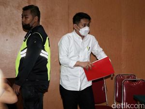 Kompol Chuck Ambil Lagi CCTV dari Polres Jaksel Usai Dimarahi Sambo Kompol Chuck Ambil Lagi CCTV dari Polres Jaksel Usai Dimarahi Sambo