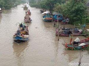 Melihat Keseruan Tradisi Nadran Laut di Indramayu