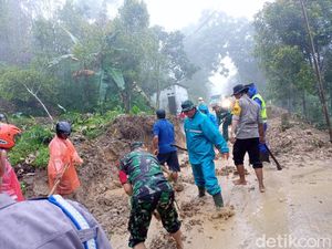 Tanah Longsor Terjang 46 Titik di Trenggalek