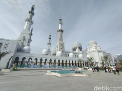 Jokowi dan Presiden UEA Resmikan Masjid Sheikh Zayed Solo Hari Ini