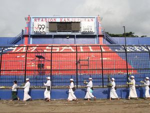 Polisi Periksa 17 Saksi Terkait Pembongkaran Pagar Stadion Kanjuruhan Polisi Periksa 17 Saksi Terkait Pembongkaran Pagar Stadion Kanjuruhan