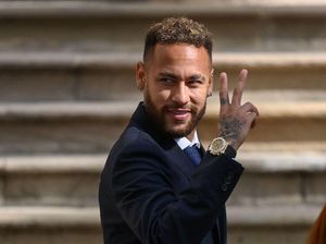 Dituduh Korupsi dan Penipuan, Neymar Cuma Ikuti Perintah Ayahnya