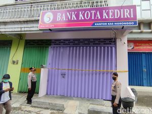 Perampokan BPR Kota Kediri, Pelaku Bawa Lari Rp 20 Juta Perampokan BPR Kota Kediri, Pelaku Bawa Lari Rp 20 Juta