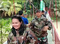 Pangdam Siliwangi Resmikan Jembatan Gantung di Sukabumi