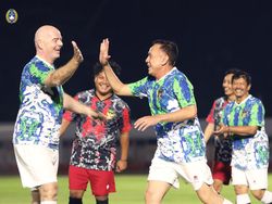 TGIPF Sayangkan Presiden FIFA-Ketum PSSI Main Sepakbola Saat Duka Kanjuruhan