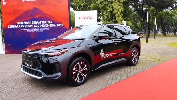 PT Toyota-Astra Motor (TAM) resmi menyerahkan 143 unit mobil listrik full baterai (Battery Electric Vehicle) kepada pemerintah untuk mendukung KTT G20 Bali.