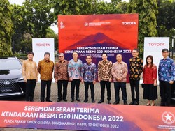 Toyota Resmi Serahkan 143 Unit Mobil Listrik untuk KTT G20 Bali