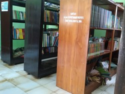 Banjir Lumpur Blitar Selatan Sebabkan Ribuan Buku Rusak