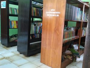Banjir Lumpur Blitar Selatan Sebabkan Ribuan Buku Rusak Banjir Lumpur Blitar Selatan Sebabkan Ribuan Buku Rusak