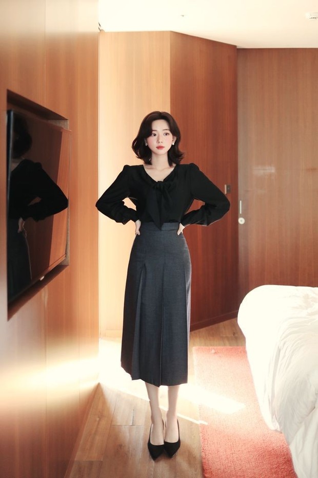 Rok panjang untuk formal look/Foto: Instagram.com/Milkcocoa Rok panjang untuk formal look