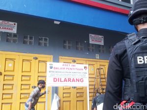 Polda Sumut Sita Lagi Aset Apin BK, Kali Ini 4 Ruko Senilai Rp 5 Miliar Polda Sumut Sita Lagi Aset Apin BK, Kali Ini 4 Ruko Senilai Rp 5 Miliar