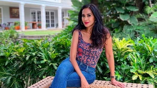 8 Potret Rumah Mewah Diah Permatasari, Halaman Megah Sering Jadi Spot OOTD