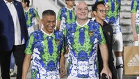 Kehadiran FIFA juga untuk memastikan Indonesia siap menggelar Piala Dunia U-20 yang digelar tahun depan, baik dari segi infrastruktur maupun prosedur penyelenggaraan. (ANTARA FOTO/M Risyal Hidayat)  