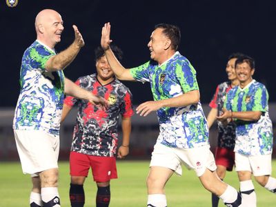 Fun Football Presiden FIFA-Iwan Bule di Tengah Duka Tragedi Kanjuruhan