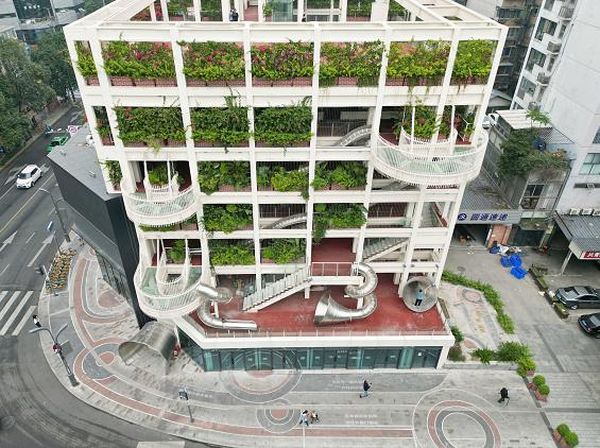 Seru Banget, Kantor di China Punya 11 Perosotan