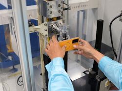 Produksi OPPO A77s di Pabrik Baru Tangerang Pakai Sistem Modern