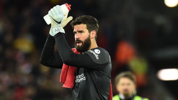 LIVERPOOL, ENGLAND - OCTOBER 19: (THE SUN OUT,THE SUN ON SUNDAY OUT ) Alisson Becker of Liverpool at  the end Premier League match between Liverpool FC and West Ham United at Anfield on October 19, 2022 in Liverpool, England. (Photo by Andrew Powell/Liverpool FC via Getty Images)