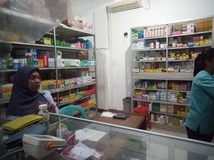 Apotek di Labuan Bajo Mulai Hentikan Penjualan Obat Sirup Apotek di Labuan Bajo Mulai Hentikan Penjualan Obat Sirup