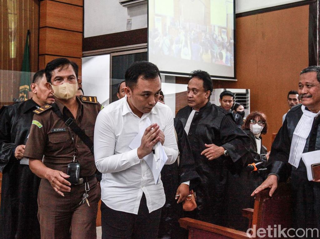 Ferdy Sambo Tanya Keberanian Tembak Yosua, Ricky Rizal Pucat-Menolak Ferdy Sambo Tanya Keberanian Tembak Yosua, Ricky Rizal Pucat-Menolak