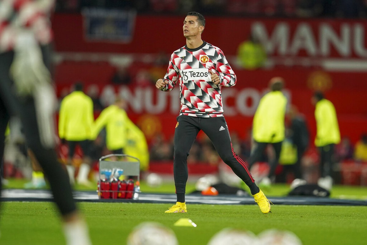 Cristiano Ronaldo Frustrasi, tapi Jangan Begitulah (Foto: AP/Dave Thomposon)