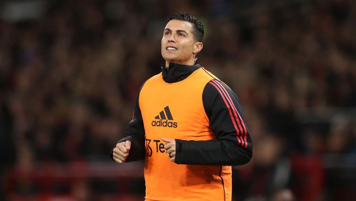 Cristiano Ronaldo dihukum Manchester United usai ngambek karena tak dimainkan. (Foto: Getty Images/Alex Pantling)