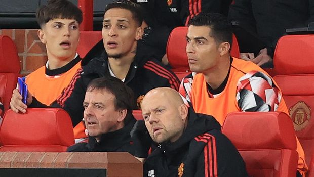 MANCHESTER, ENGLAND - OCTOBER 19: Cristiano Ronaldo of Manchester United on the bench during the Premier League match between Manchester United and Tottenham Hotspur at Old Trafford on October 19, 2022 in Manchester, United Kingdom. (Photo by Simon Stacpoole/Offside/Offside via Getty Images)