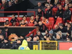 Lalu Ronaldo harus rela cuma duduk memanaskan bench MU. Foto: Offside via Getty Images/Simon Stacpoole/Offside