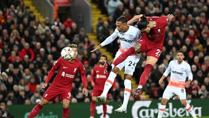 LIVERPOOL, ENGLAND - OCTOBER 19: (THE SUN OUT,THE SUN ON SUNDAY OUT ) Darwin Nunez of Liverpool scores the first goal   during the Premier League match between Liverpool FC and West Ham United at Anfield on October 19, 2022 in Liverpool, England. (Photo by Andrew Powell/Liverpool FC via Getty Images)