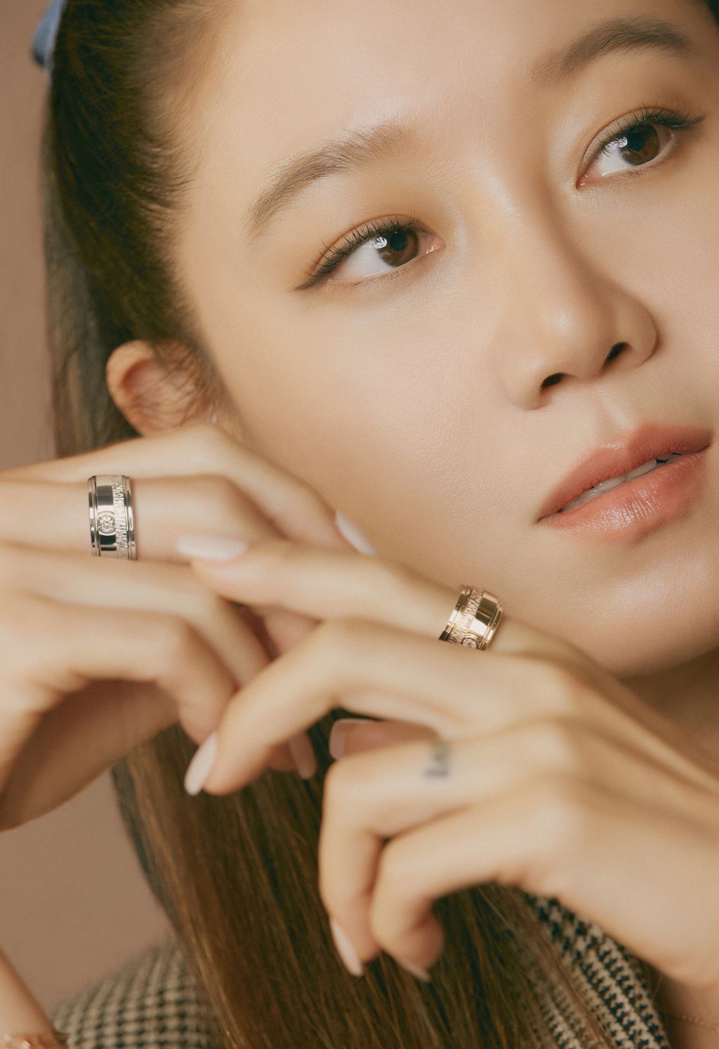 Gong Hyo Jin memakai koleksi Piaget