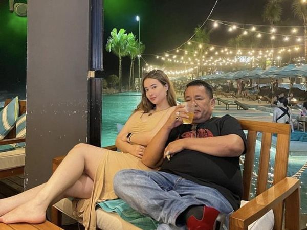 Hotman Paris Ultah, Rayakan di Atlas Beach Fest Bareng Aspri Cantik